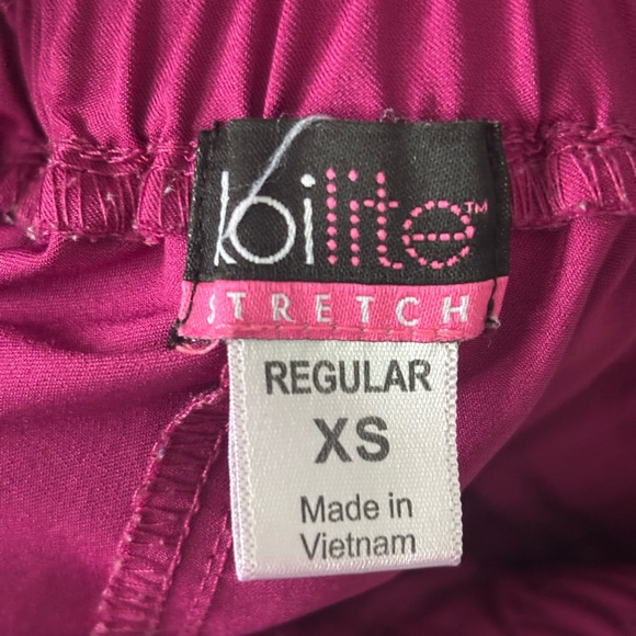 KOI Lite Stretch Scrub Set - Action Y-Neck Top (XXS) & Pants (XS) - Raspberry - Picture 9 of 9